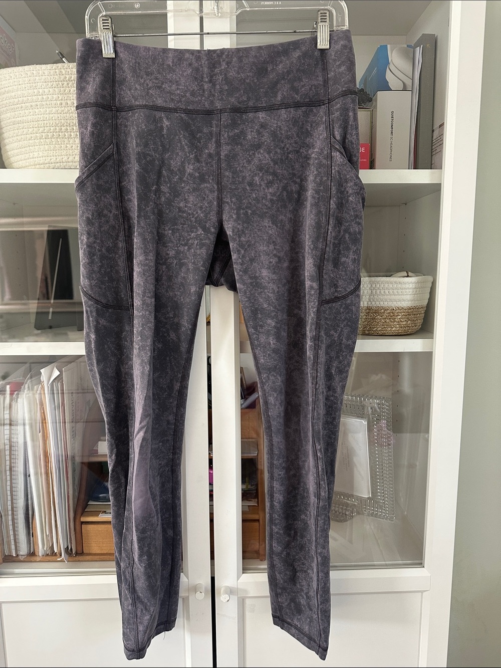 Lululemon size 10 yoga pants